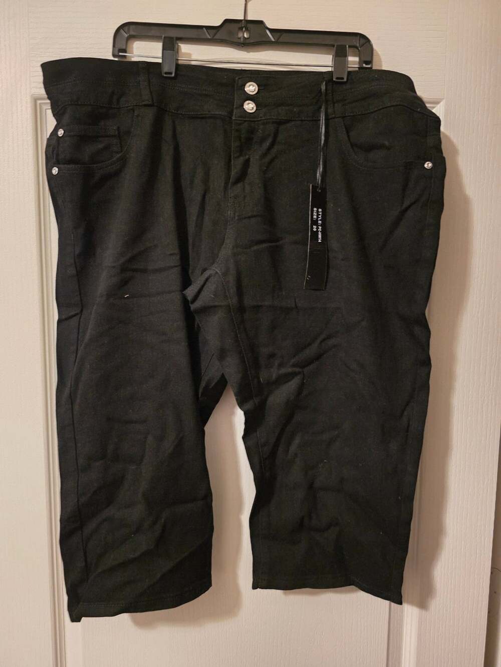 NWT 1826 Jeans Capri Pants Size 20 Black